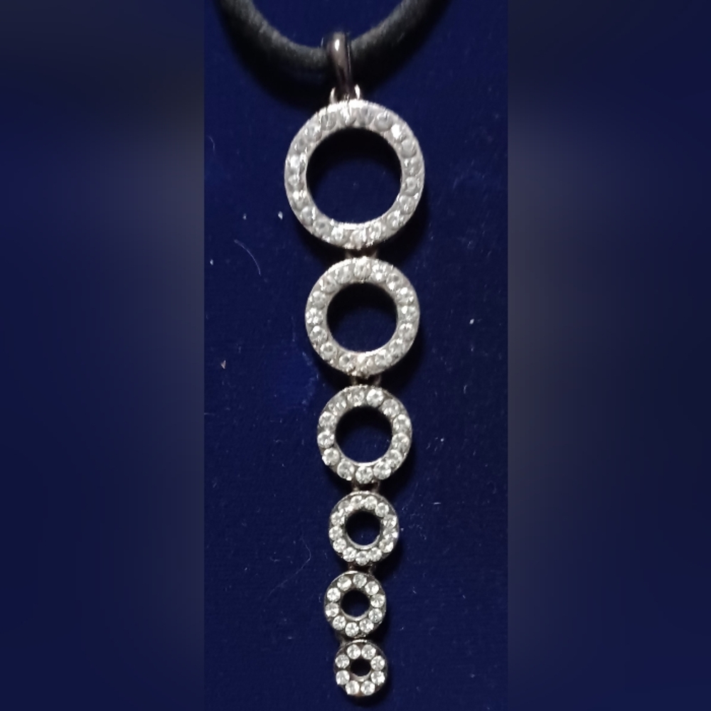 6 Drop Rhinestone Choker - Picture 2 of 3